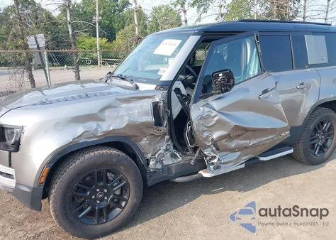 2024 Land Rover Defender 110 P400 S z USA, uszkodzony, nr VIN SALEJ7EU9R2265498